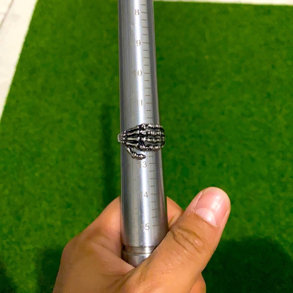 Unique Skeleton hand ring size 12 ⚜️⚜️